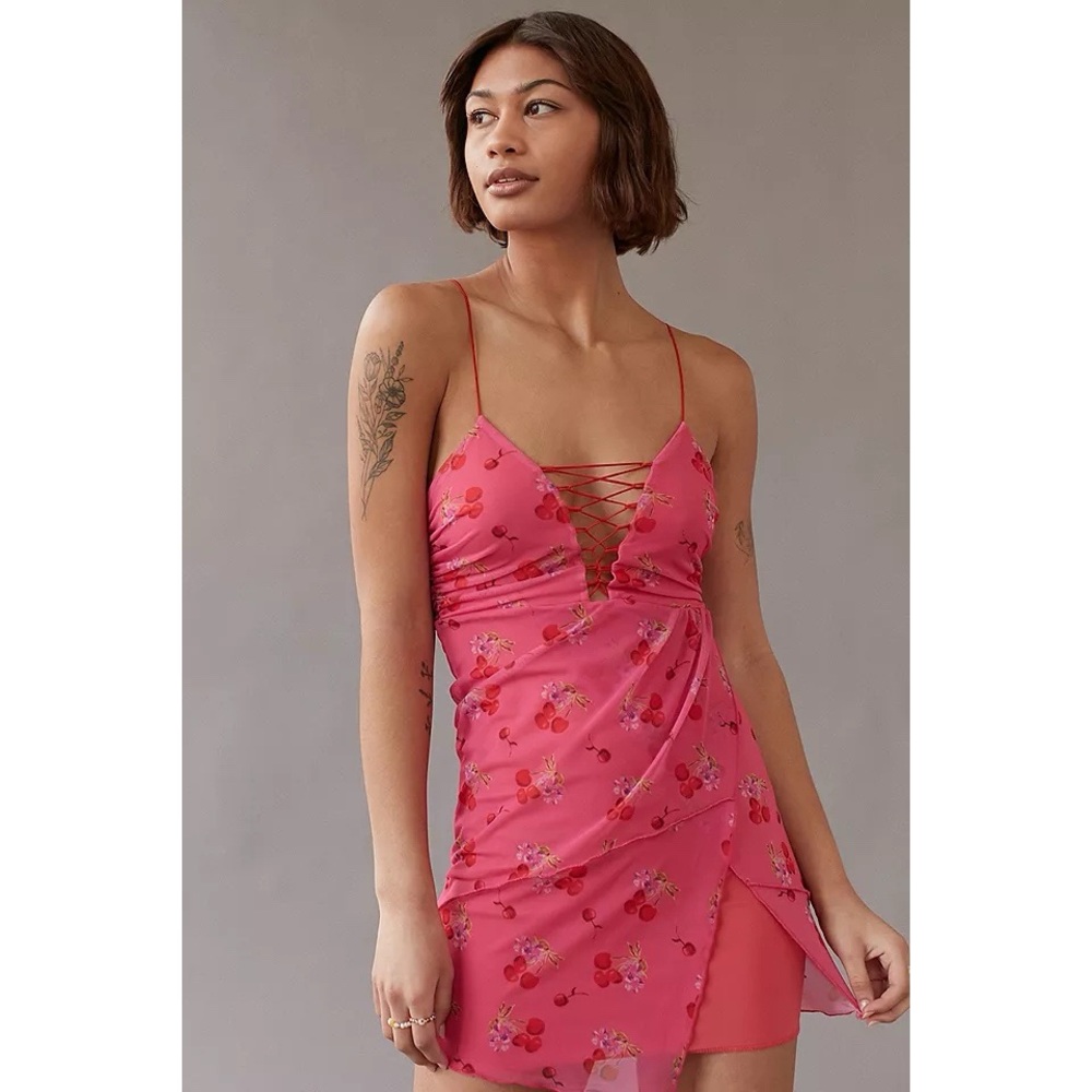 💕URBAN OUTFITTERS cherry mesh slip dress NEW size S pink - Picture 3 of 5
